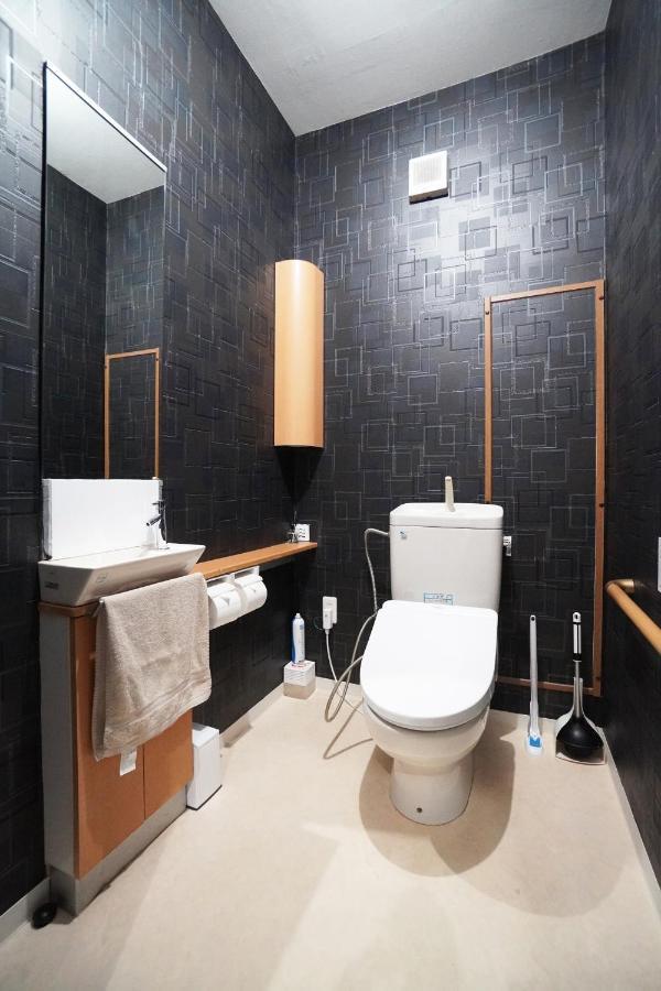 Tsurigane Building H-4 Apartment Осака Екстериор снимка